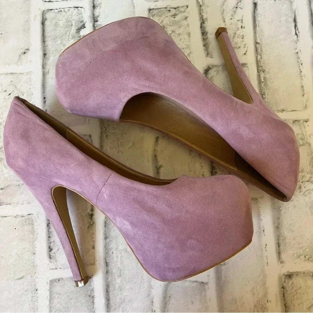 JUSTFAB women’s lavender pump with exaggerated platform. Faux Suede. Size: 8.5